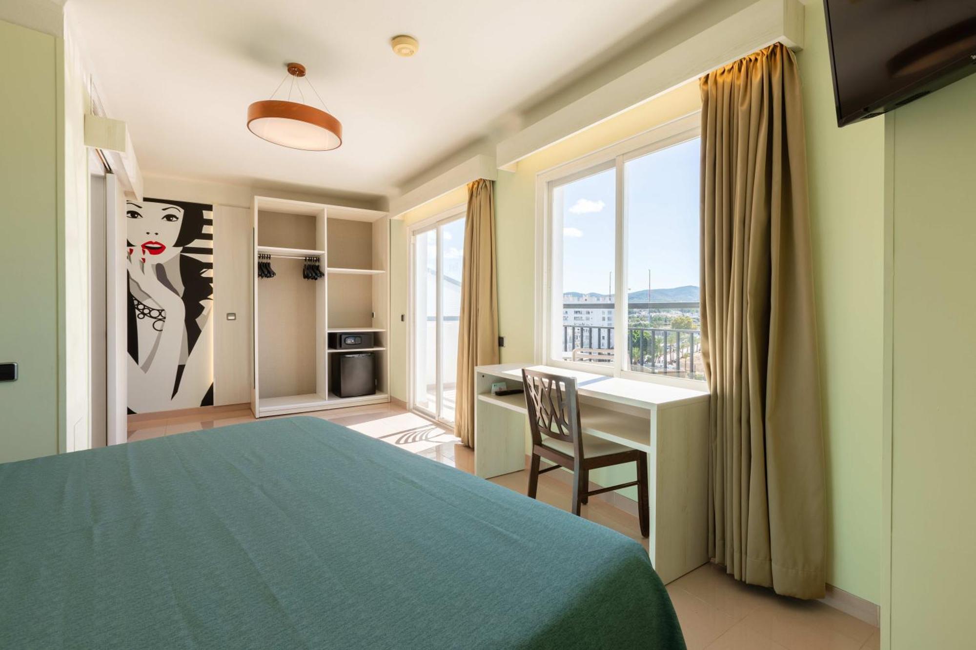 The Red Hotel - Adults Only Sant Antoni de Portmany Exterior foto