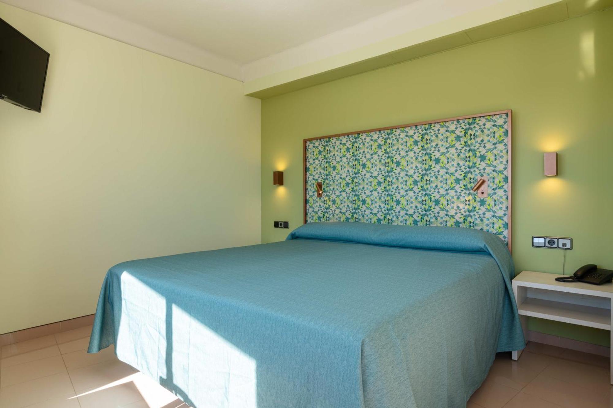 The Red Hotel - Adults Only Sant Antoni de Portmany Exterior foto